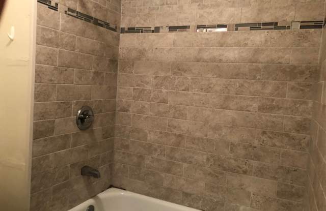4BR/2BA Bryan Park! Gallery 4