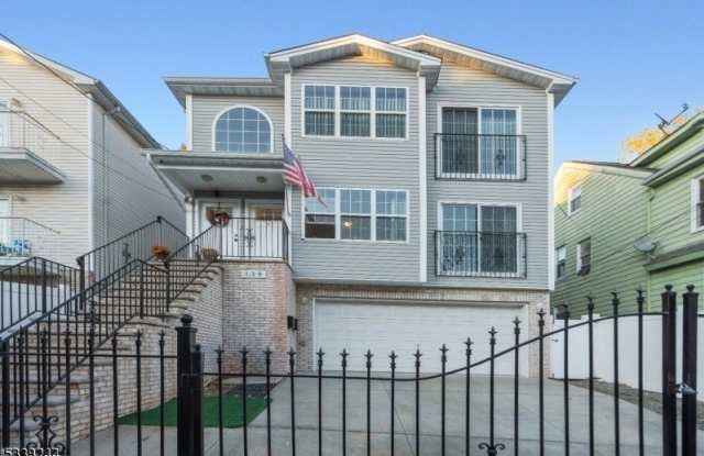 139 Mapes Ave photos photos