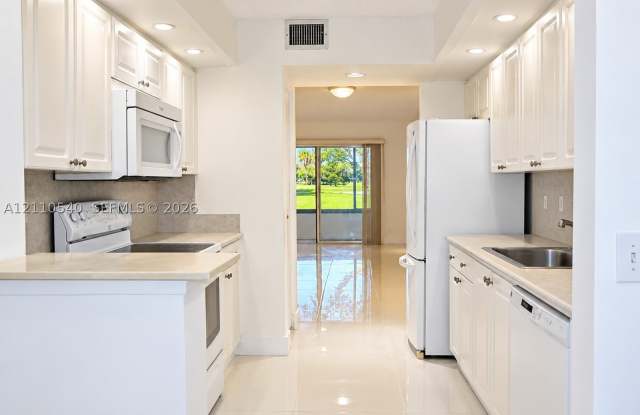 500 SW 130th Ter Gallery 3