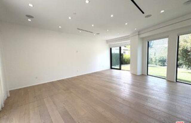 4338 Huntley Avenue Gallery 4