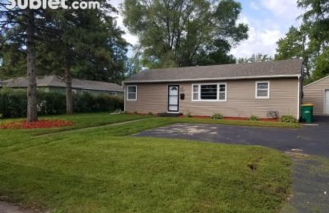 8520 11th Ave S - 8520 11th Avenue South, Bloomington, MN 55420