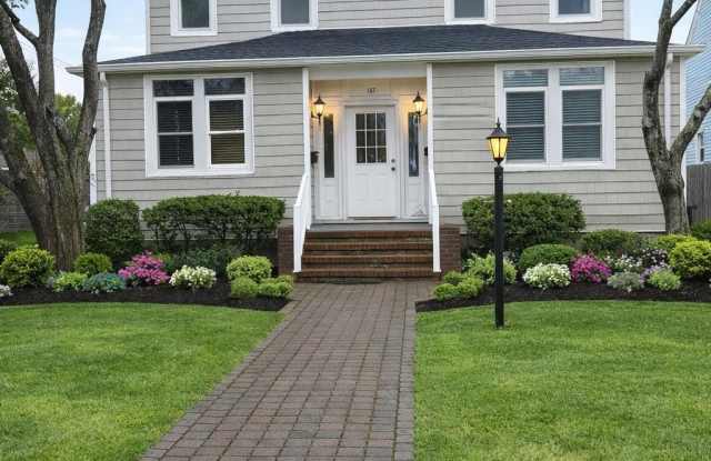 187 E Bergen Place unit: B photos photos