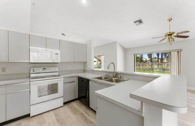 5809 Sun Pointe Circle, Boynton Beach  (Unincorporated) , FL 33437 - 3349 photos photos