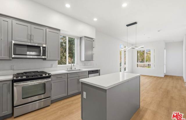 12920 Runway Rd photos photos