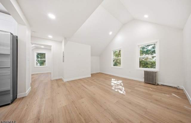 32 Montclair Ave Gallery 2