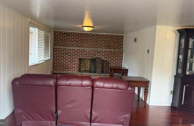 1020 SPUR Road Gallery 2