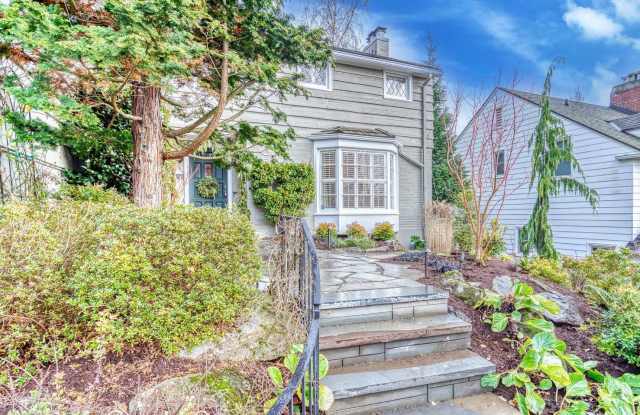 4426 51st Ave NE - 4426 51st Avenue Northeast, Seattle, WA 98105