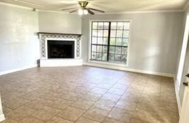 128 Longfellow Drive Gallery 3