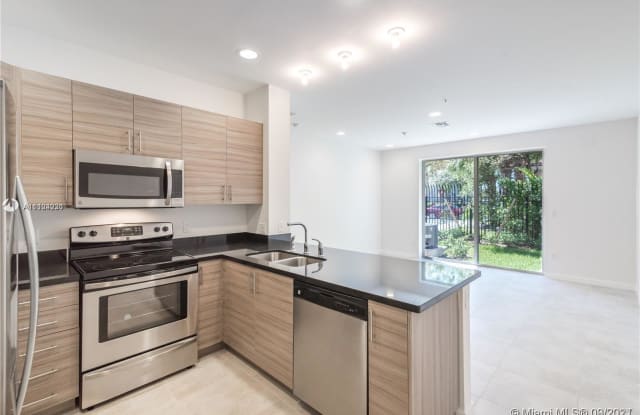 2574 SW 81st Ter - 2574 SW 81st Ter, Miramar, FL 33025