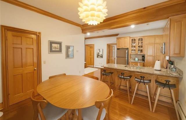 20 Berkeley Avenue unit: 4 photos photos