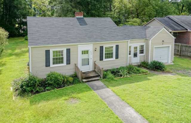 Two Bedroom, One Bath Single Family Home! Gallery 3