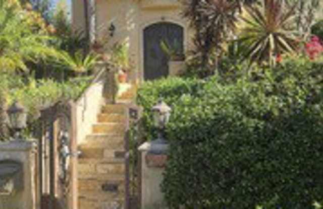 620 Lorna Lane Gallery 1