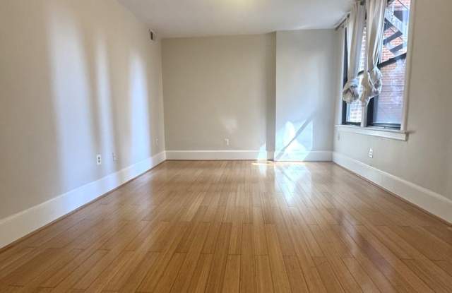 Centrally Located 1BR/1BA Apartment in Adams Morgan – Bright, Modern & Walkable! Gallery 4