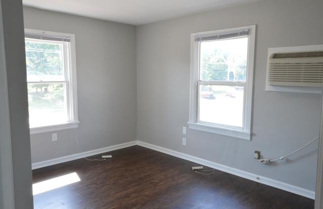 524 1/2 E Raymond St. Gallery 2