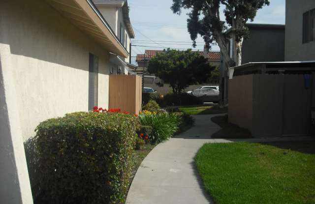 Gorgeous 2 story 2 bedroom 2 bath Townhome Gallery 4