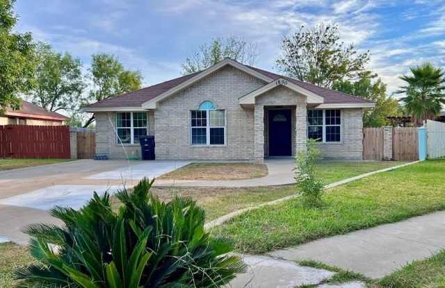 1890 Timberwood Dr photos photos