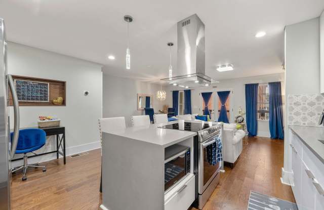Corporate Luxury Rental  3 BR / 3.5 BA Townhouse in Edgewood (BeltLine Adjacent) Gallery 4
