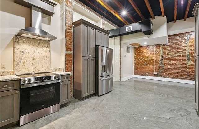 137 CARONDELET Street Gallery 2