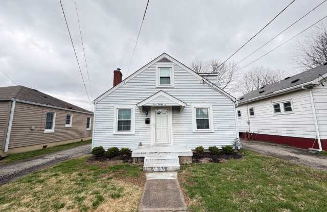 825 Parkway Dr photos photos