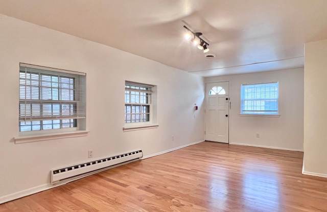 Spacious 1 BR w/ Private Entrance  Renovated Bath and Kitchen!*Available Now**First Month Free* - 931 Spruce Street, Philadelphia, PA 19107