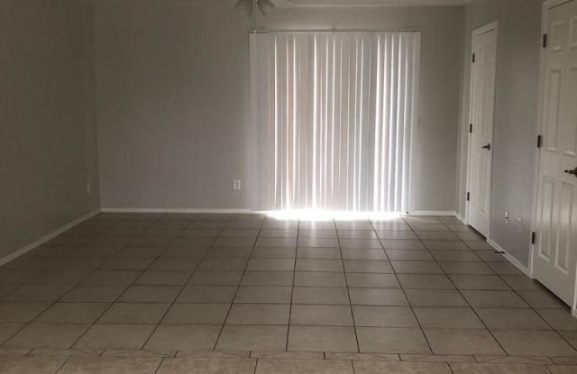 2 Bed 1.5 Bath Condo North Phoenix Gallery 1