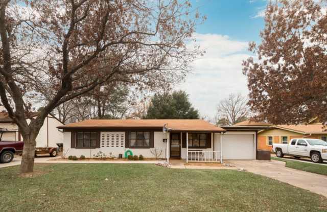 916 Gaye Lane - 916 Gaye Lane, Arlington, TX 76012