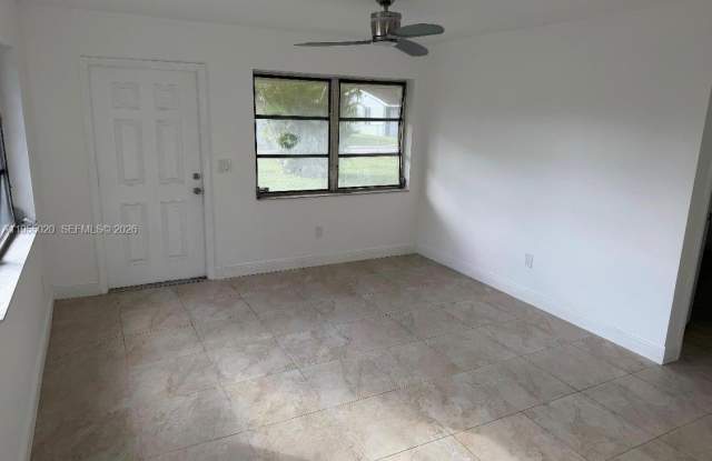 4631 SW 33rd Ave - 4631 Southwest 33rd Avenue, Dania Beach, FL 33312