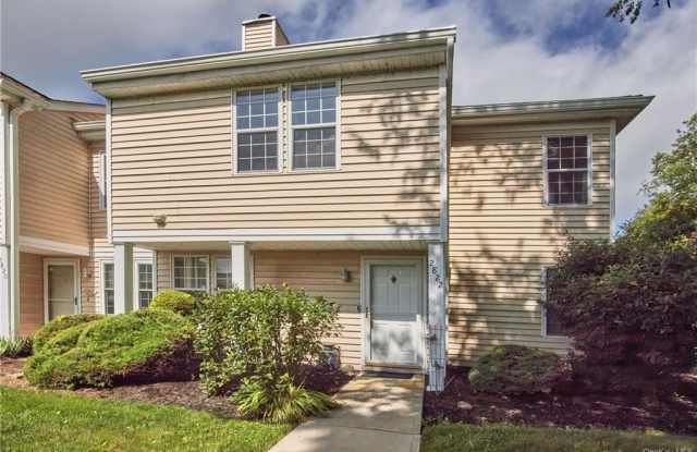 2822 Whispering Hills - 2822 Whispering Hills Drive, Chester, NY 10918