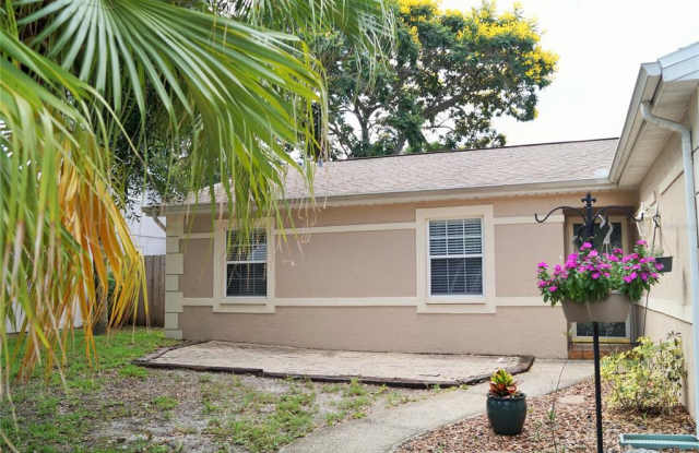 1917 PEPPERTREE DRIVE Gallery 2