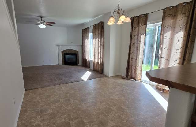 4887 North Chimney Peak Avenue Gallery 3