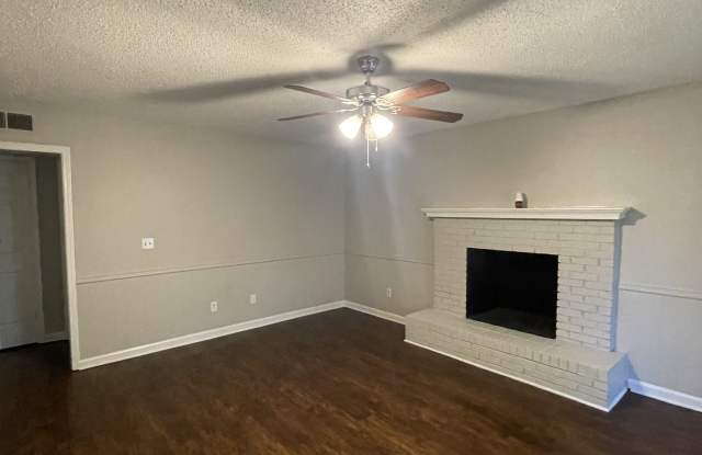 6623 Amersham Dr Gallery 4