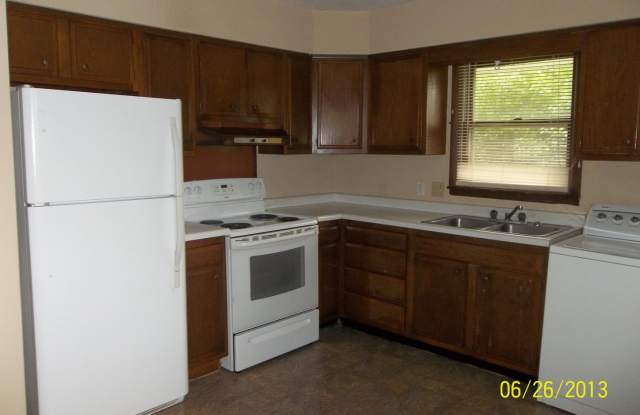 704 N Campbell St - 704 North Campbell Street, Macomb, IL 61455
