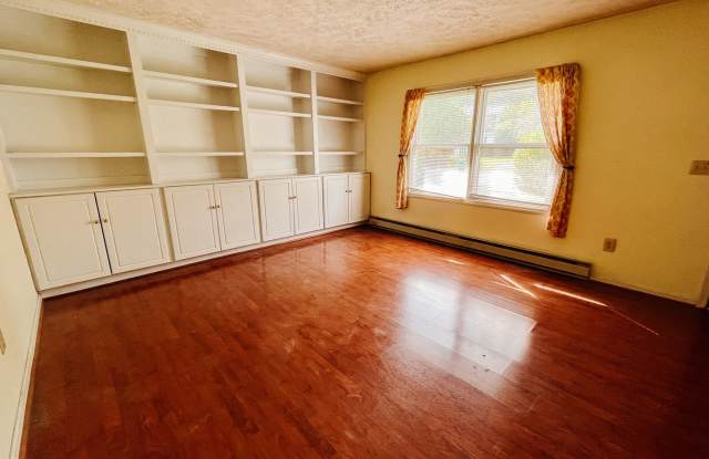 3 Bedroom, 2.5 Bath House in Hethwood w/ Pool access Gallery 4