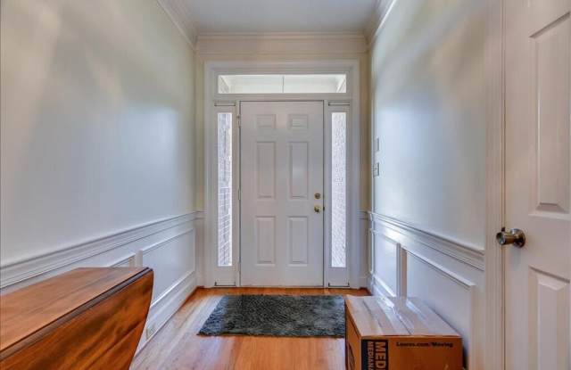 840 Park Chase Drive Gallery 2
