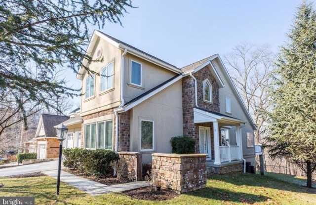 2 LYDFORD CT Gallery 4