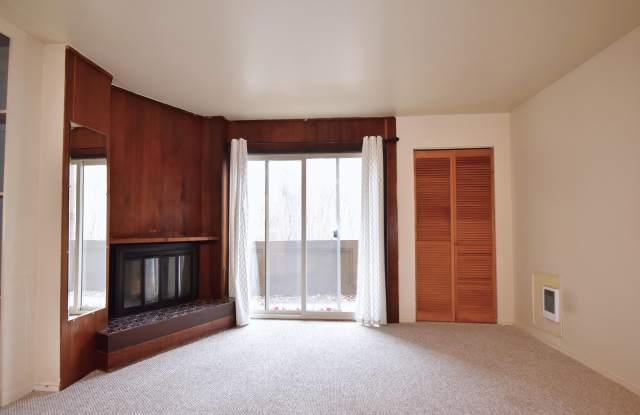 109 Village Way Unit 3 Gallery 2
