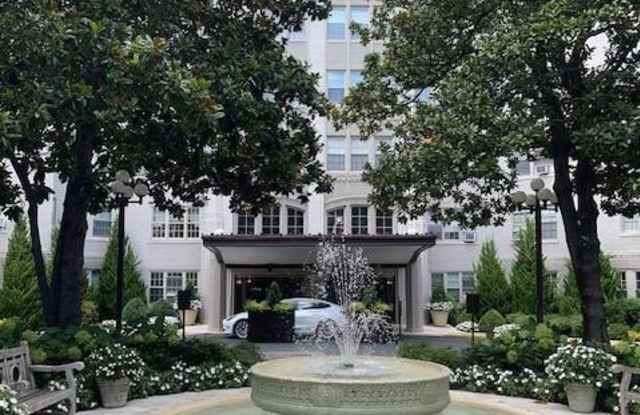 2737 DEVONSHIRE Place NW unit: 327 photos photos