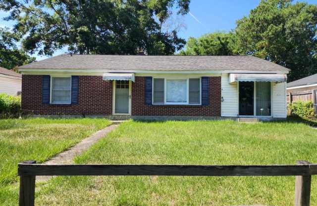 1518 Greenbay Drive Gallery 2