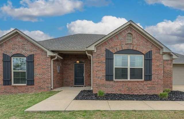 Charming 3BR/2BA Home with 2-Car Garage in Springdale, AR photos photos