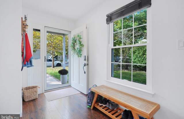 48 HIGH MEADOWS Drive Gallery 4