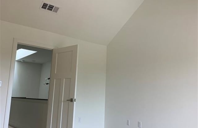 404 Conservation Dr Unit Gallery 3