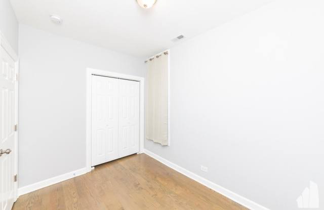 1821 N Tripp, Unit 2 photos photos