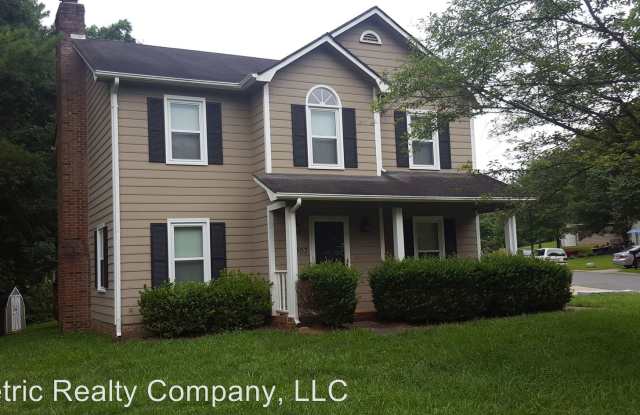 6907 Streamside Dr - 6907 Streamside Drive, Charlotte, NC 28212