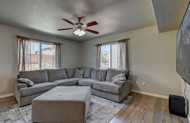 FANTASTIC 3 BEDROOM 3 BATHROOM LOCATED IN MESA RIDGE!!! Gallery 2