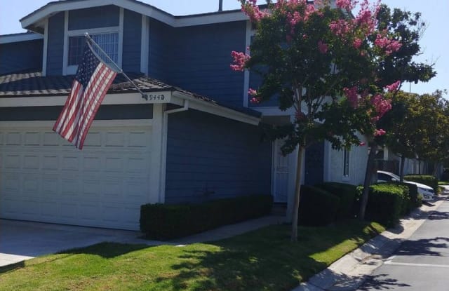 944 Mathews Place - 944 Mathew Place, Corona, CA 92881