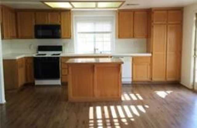 512 E Rockaway Drive Gallery 2