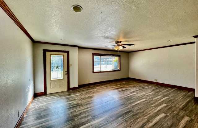 3/1 In Established Neighborhood Gallery 3