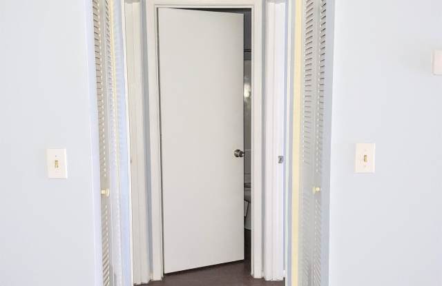 610 20th Lane East, BUILDING 1 Gallery 2