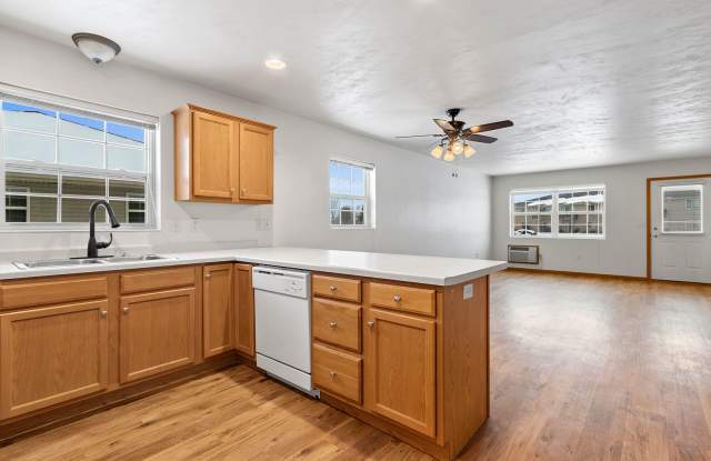 2 Bedroom 1.5 Bathroom Lower Private Entrance Gallery 4