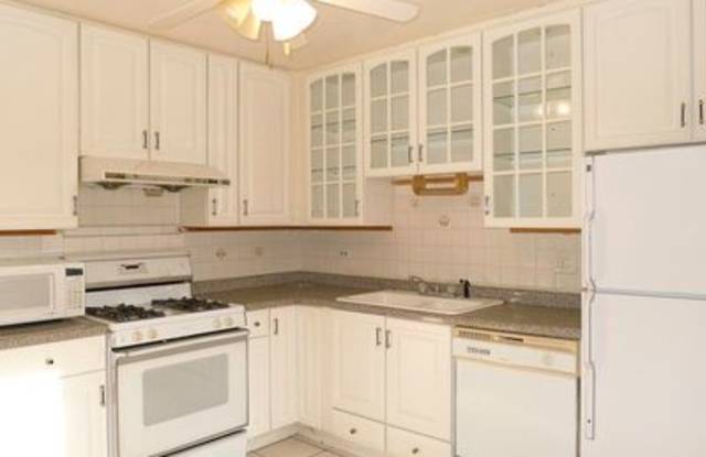 1004 Colony Lake Dr Gallery 3